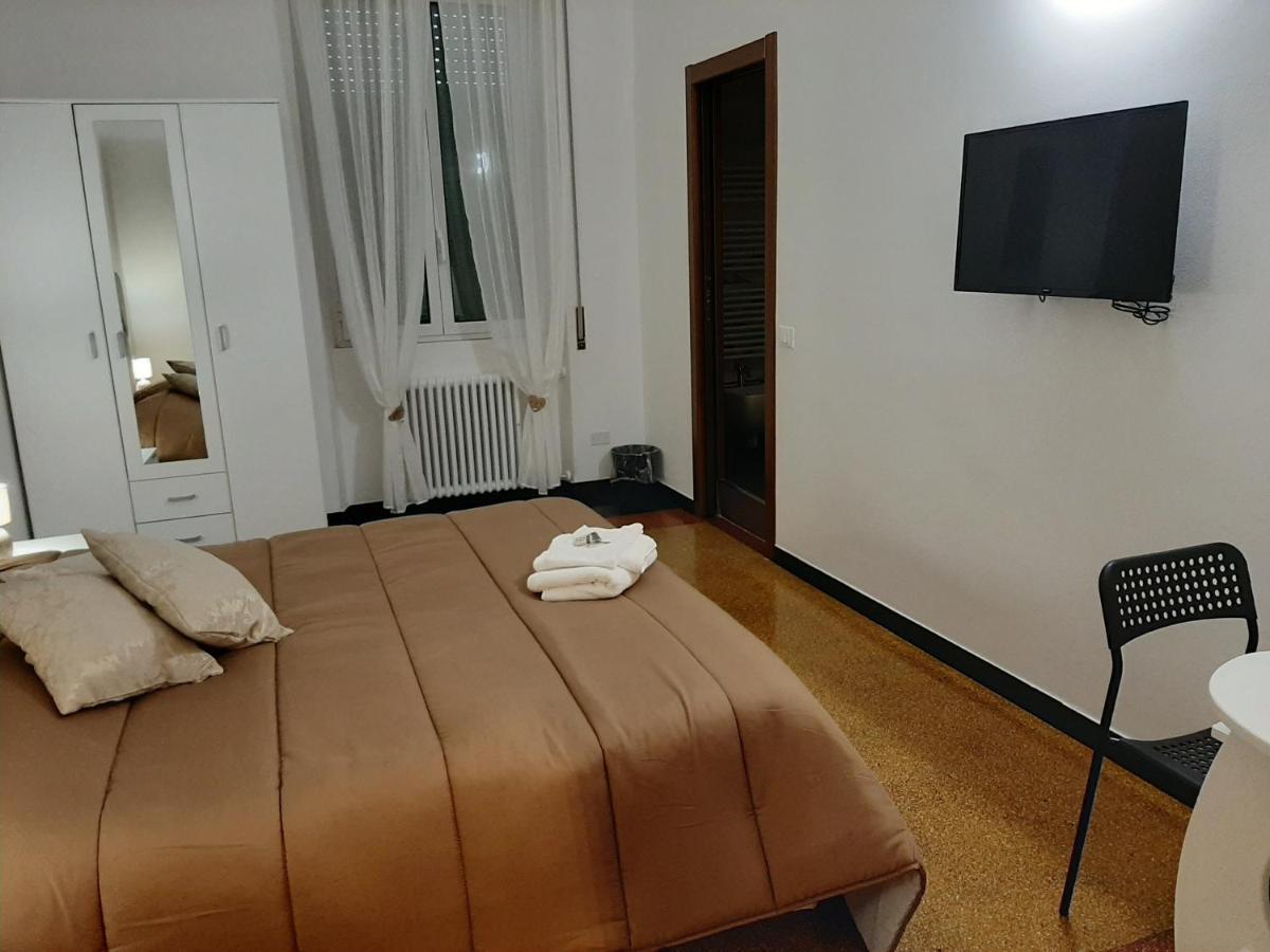 La Lanterna Di Angelo Hotell Genua Exteriör bild