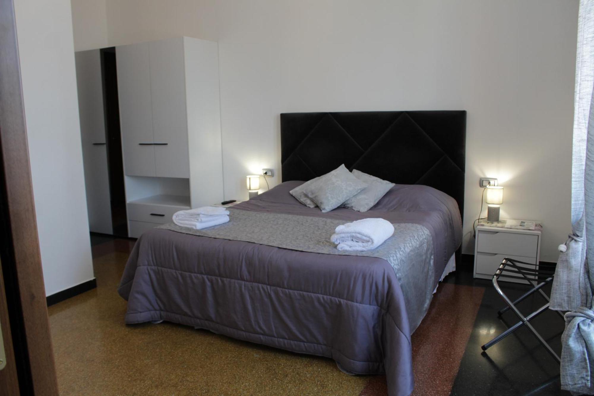 La Lanterna Di Angelo Hotell Genua Exteriör bild