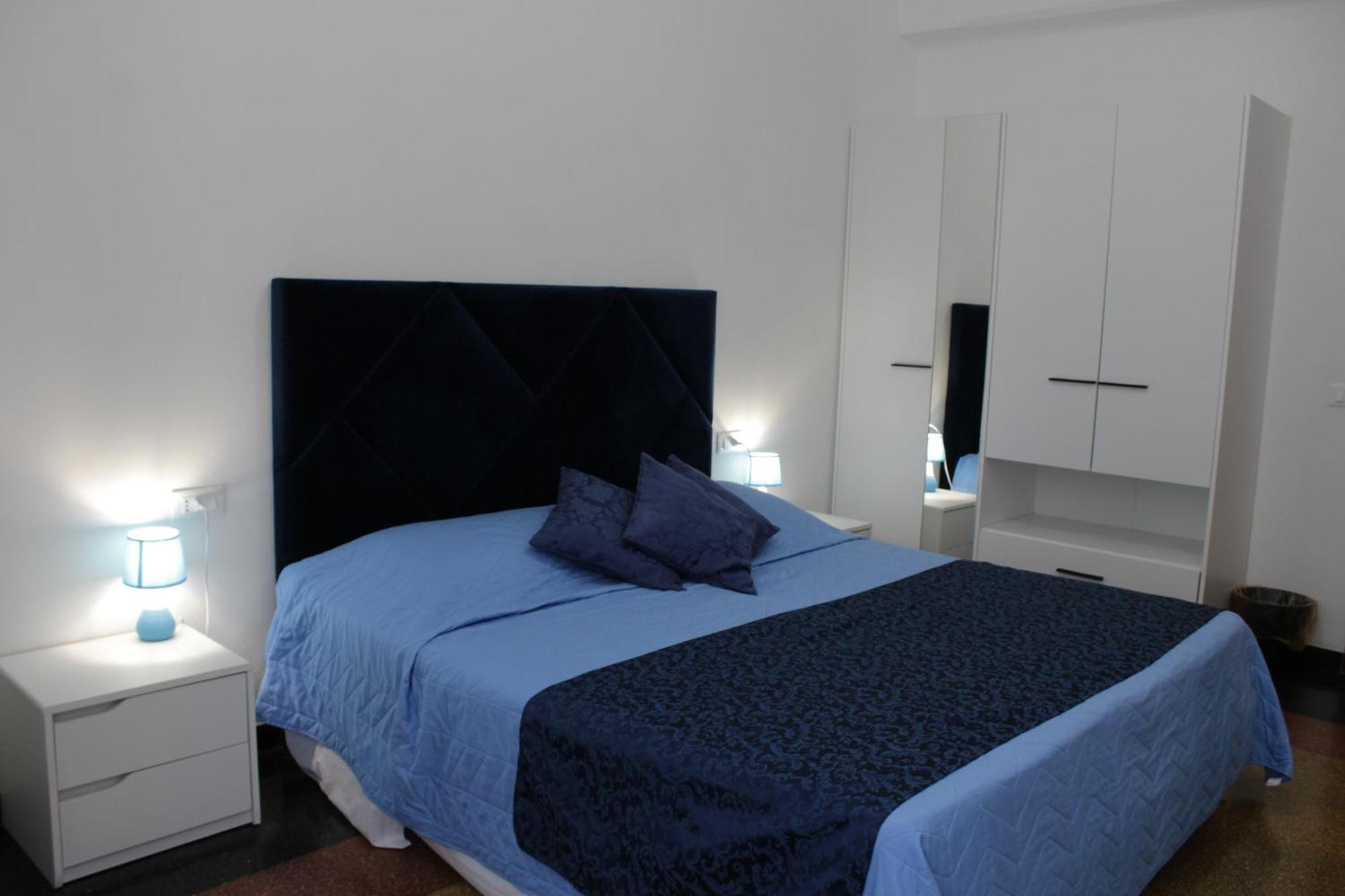 La Lanterna Di Angelo Hotell Genua Exteriör bild